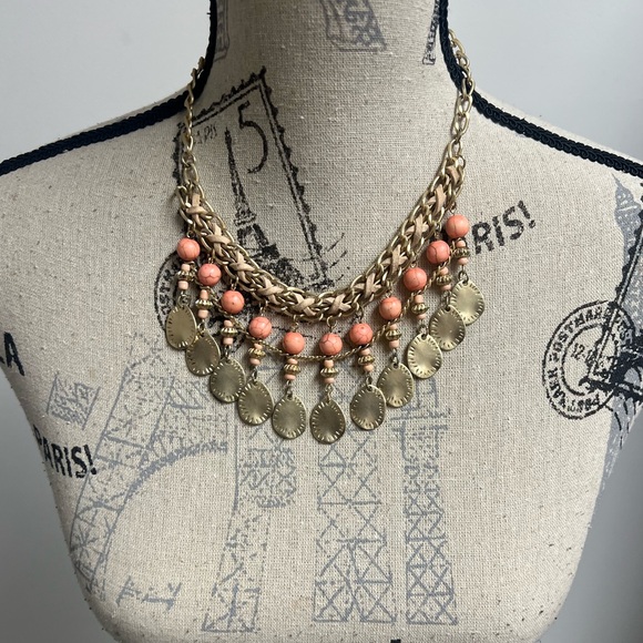 Jewelry - Y2K Coral and Gold Necklace